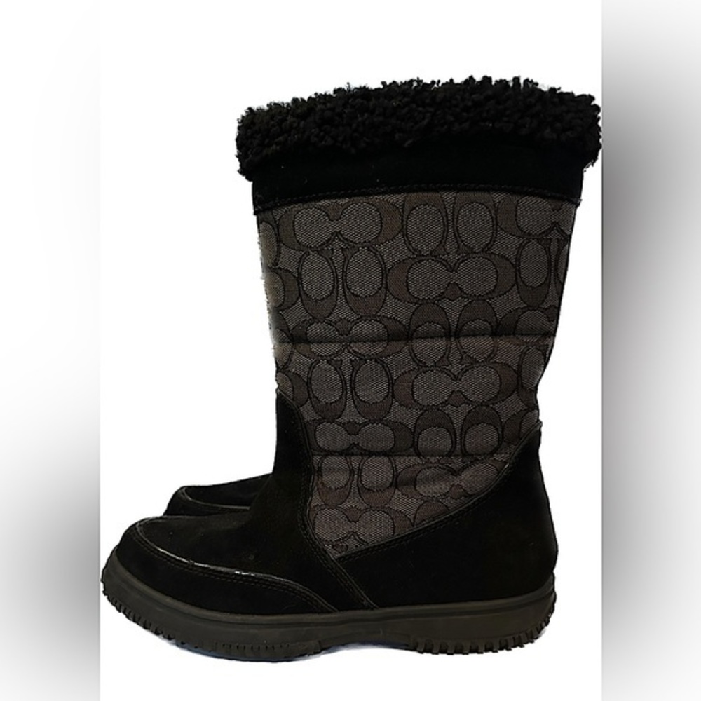 Coach Boots Genuine Shearling Lined Winter Snow
Boots Size 6.5B